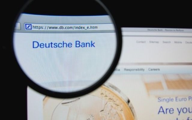 Deutsche Bank è la nuova Lehman Brothers? Is Deutsche Bank the next Lehman Brothers? ¿Es Deutsche Bank el nuevo Lehman Brothers?