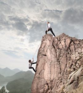“Nel business come nella vita il rischio è un elemento essenziale. Chi non assume rischi non può avere successo”. Affermazione del famoso imprenditore britannico Richard Branson nella pubblicazione - Il business senza segreti, 2008 .
