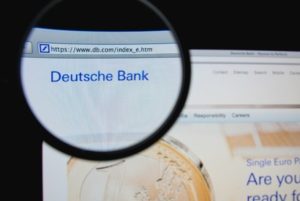 Sui giornali di tutto il mondo suona l’allarme della nascita di una nuova Lehman Brothers questa volta dall’altra parte dell’Oceano Atlantico, in Europa.